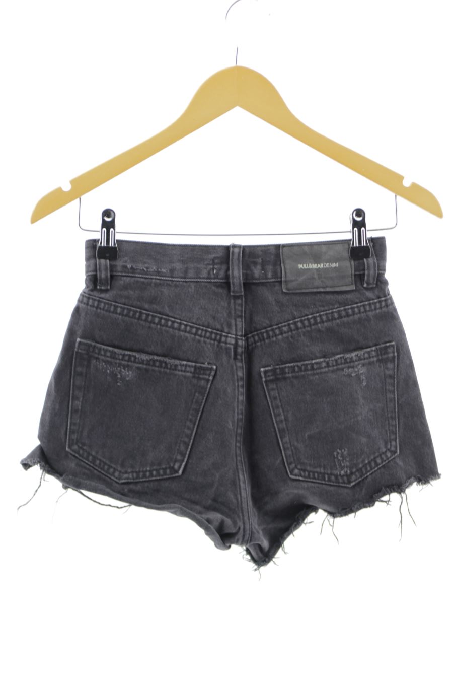 Shorts Pull & Bear de la taille 32, de couleur noir de denim