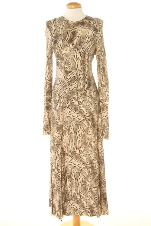 Aufwändiges Kleid