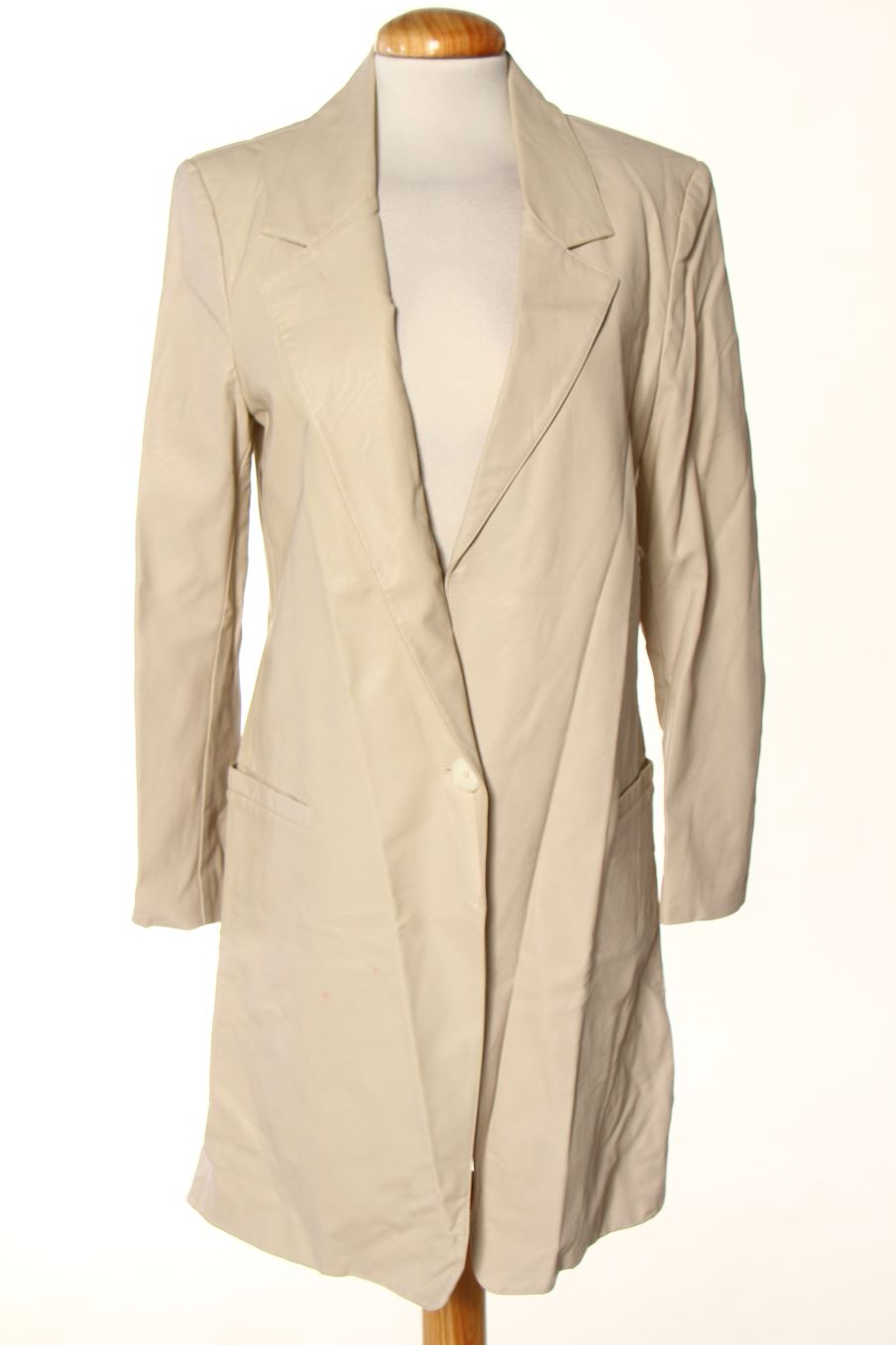 Manteau Sandro Ferrone de la taille 42, de couleur beige de synthétique