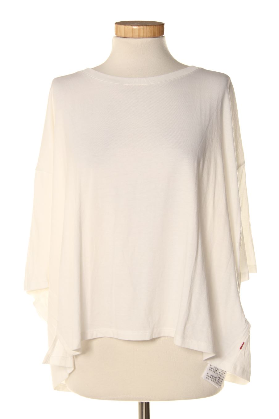 T-shirt Levi's de la taille M, de couleur blanc