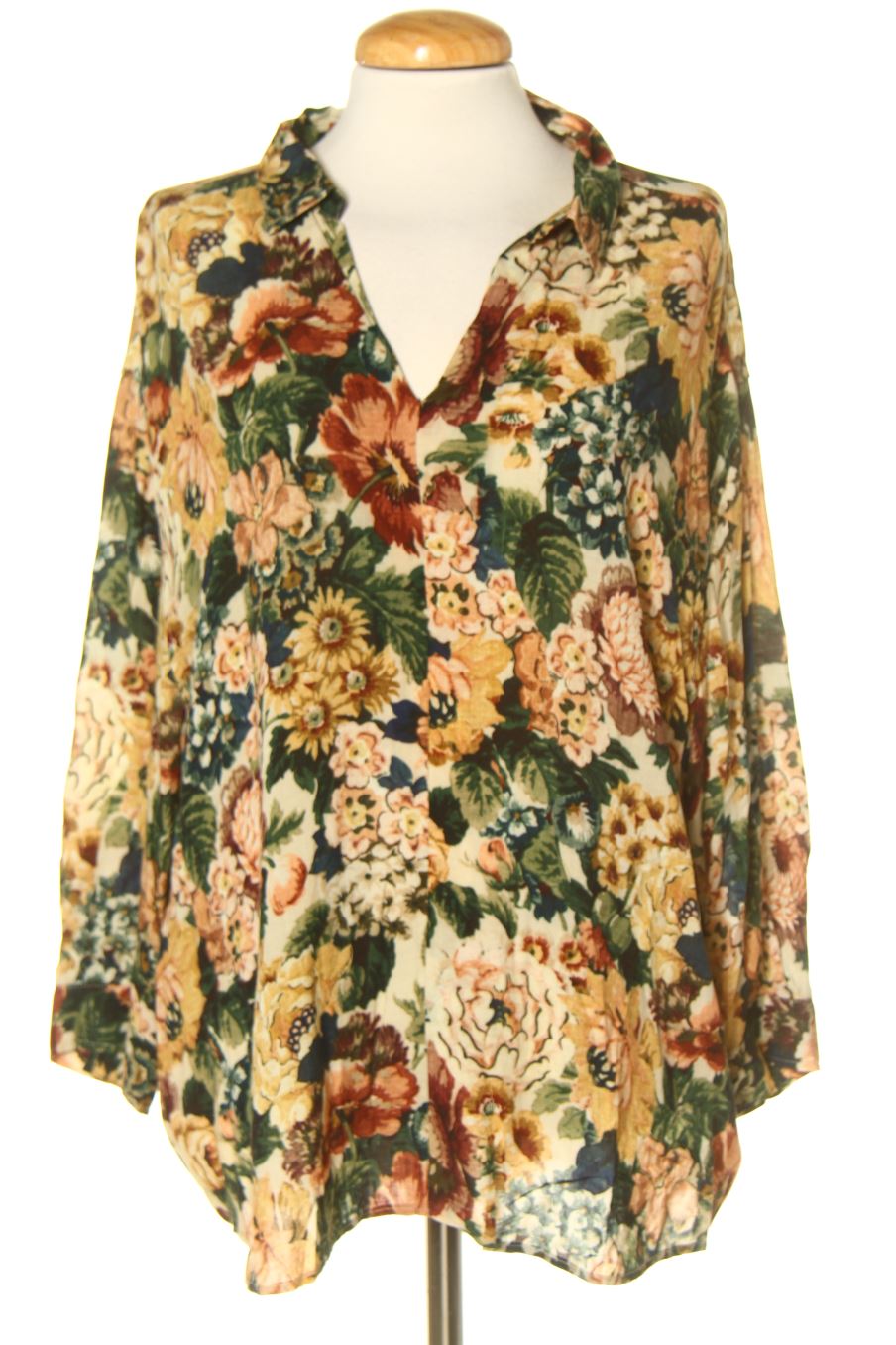 Chemise Zara de la taille XL, de couleur fleurs