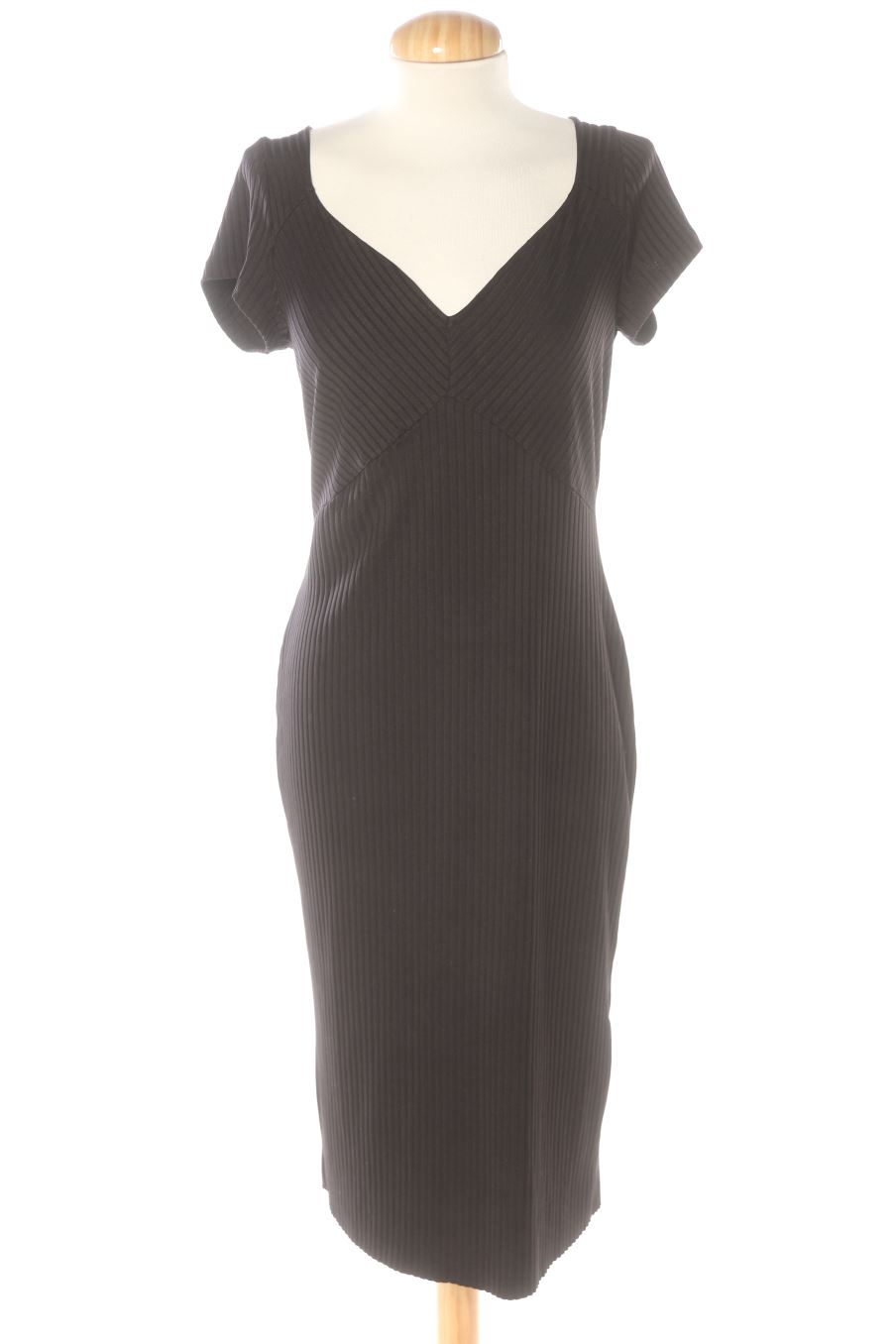 Vestido casual de Zara de la talla L, de color negro