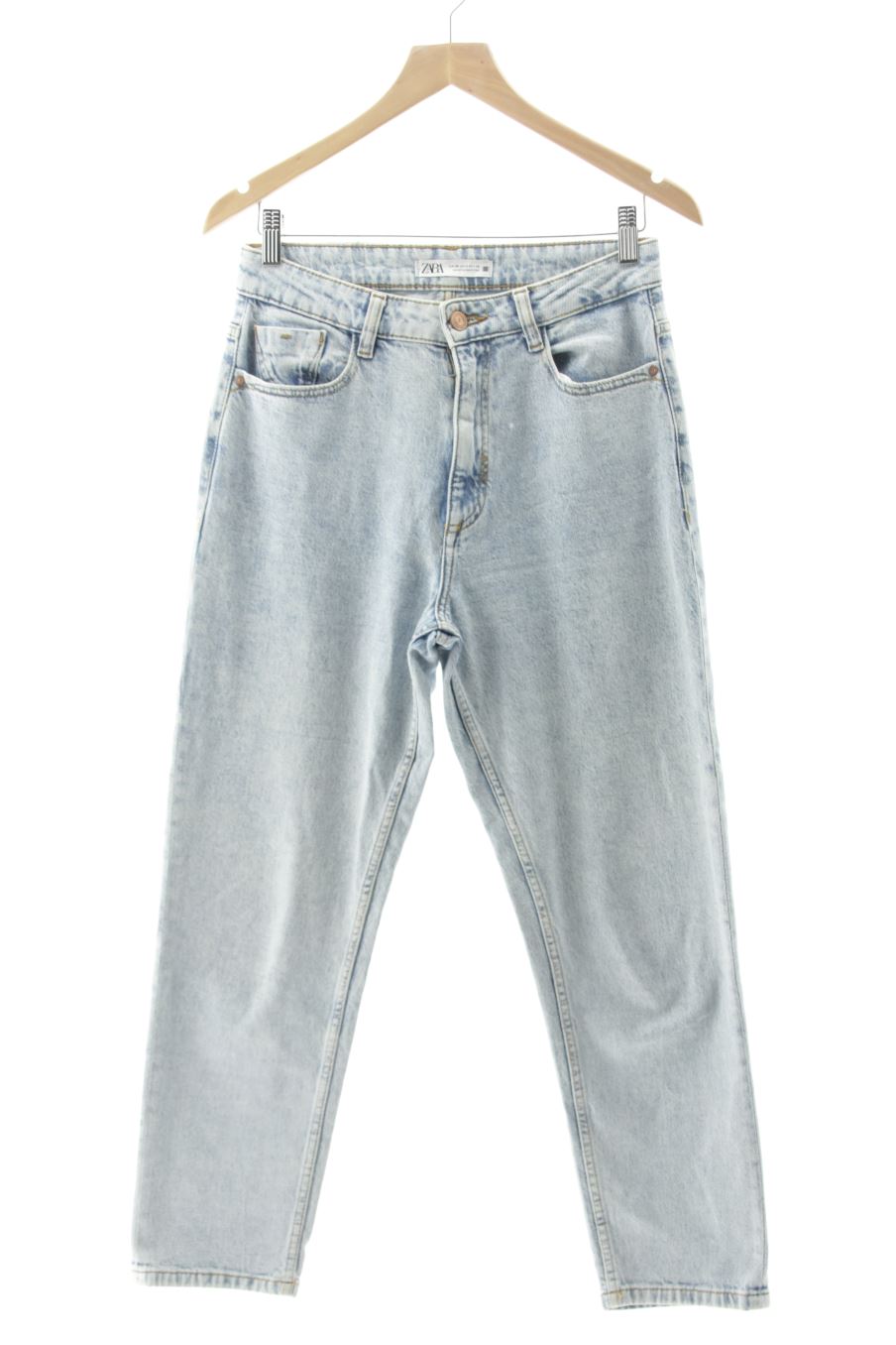 Jeans Zara de la taille 38, de couleur bleu de denim