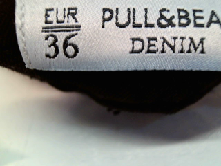 Jeans Pull & Bear de la taille 36, de couleur noir de denim