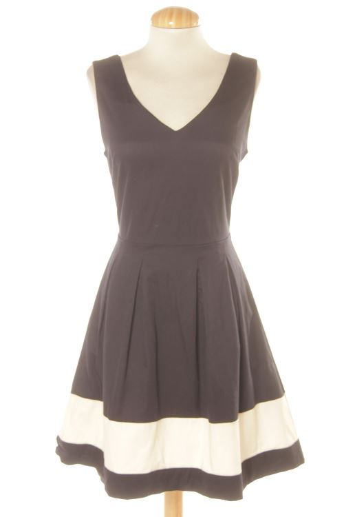 Aufwändiges Kleid