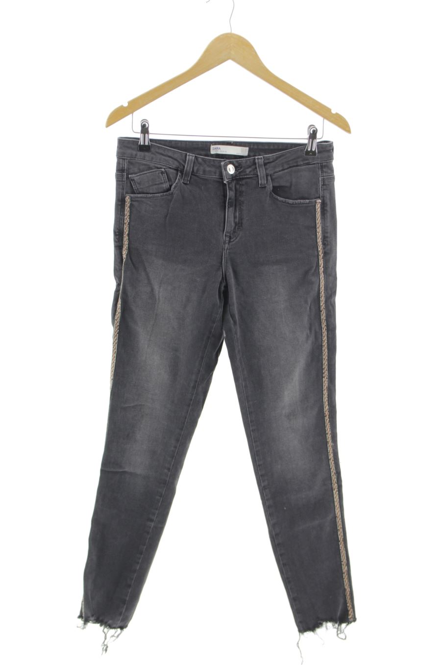 Vaquero de Zara de la talla 38, de color gris de ropa vaquera