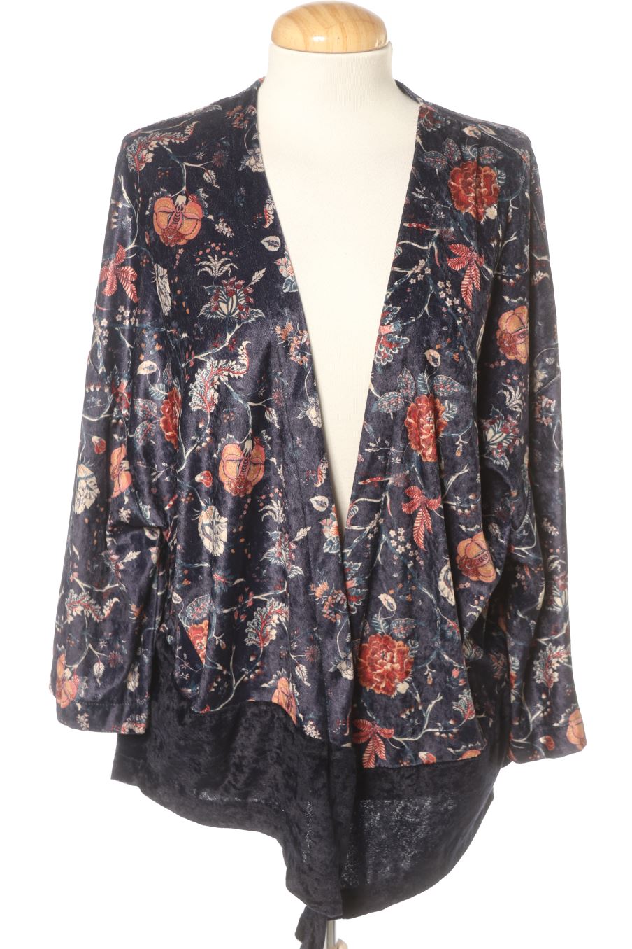 Chaqueta de Pull & Bear de la talla S, de color flores de terciopelo