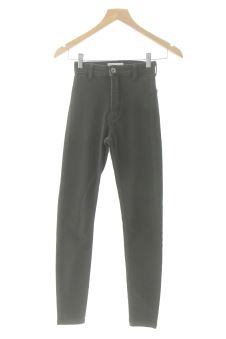 Jeans 32 Bershka, photo 1 sur 2