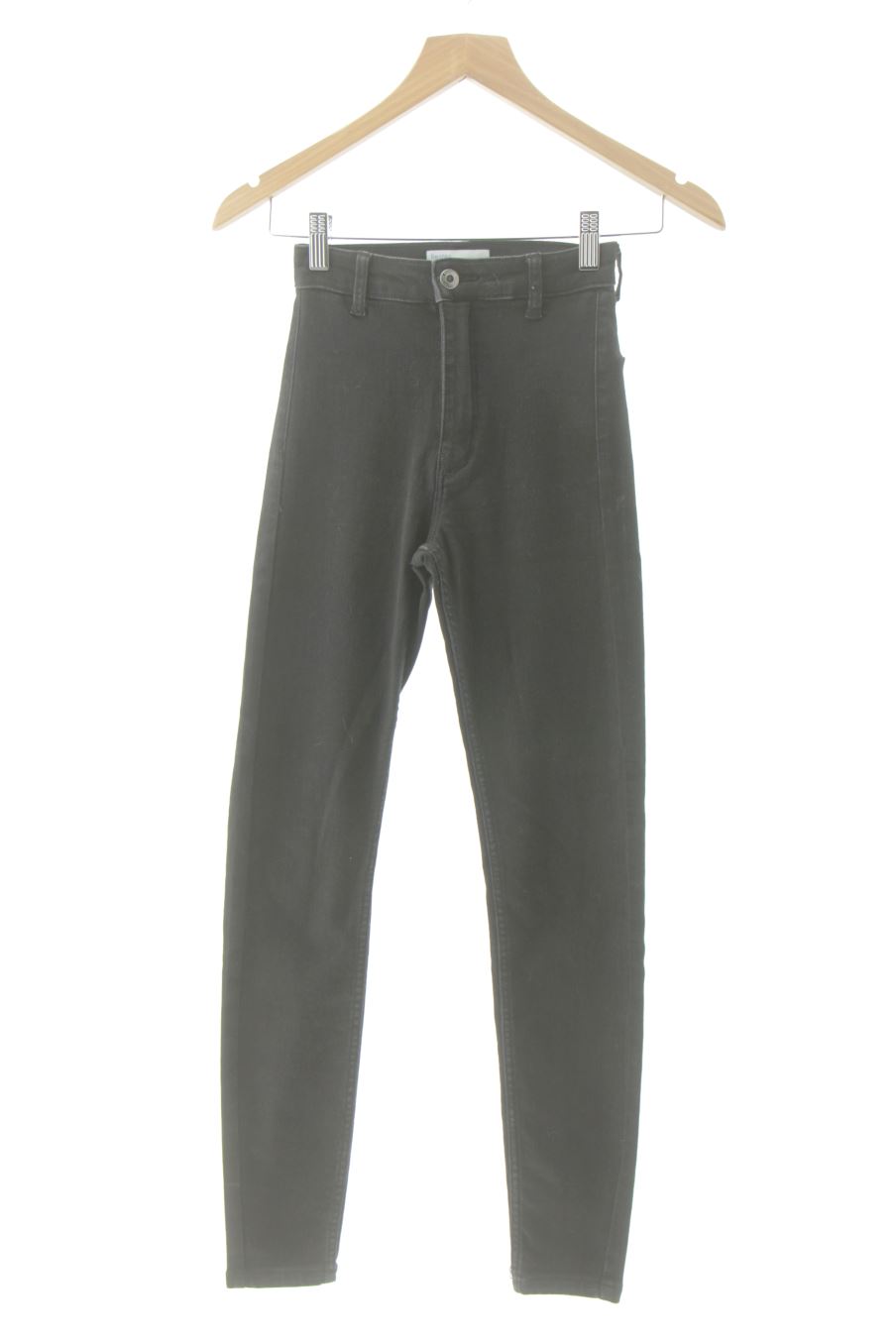 Jeans de Bershka de la talla 32, de color nero