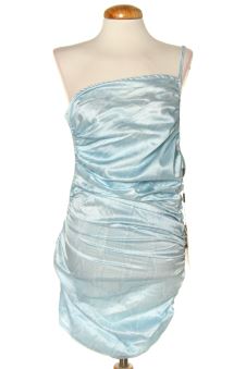 Einfaches Kleid 32 PRETTYLITTLETHING