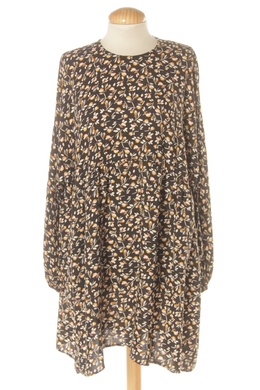 Robe casual Zara de la taille M, de couleur imprimés