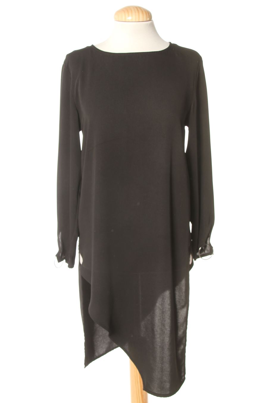 Vestido casual de Zara de la talla XS, de color negro