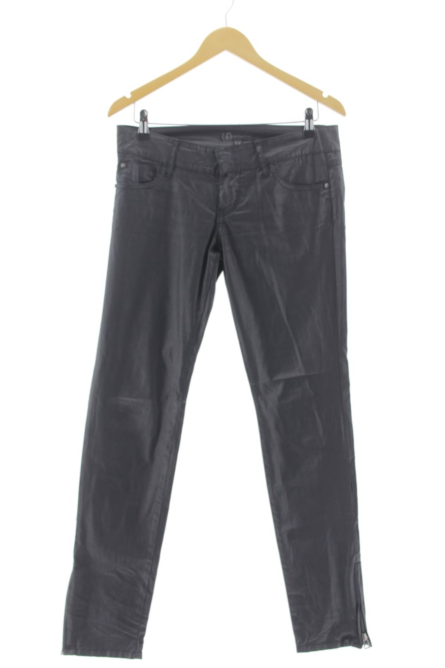Jeans Stradivarius de la taille 38, de couleur noir de denim