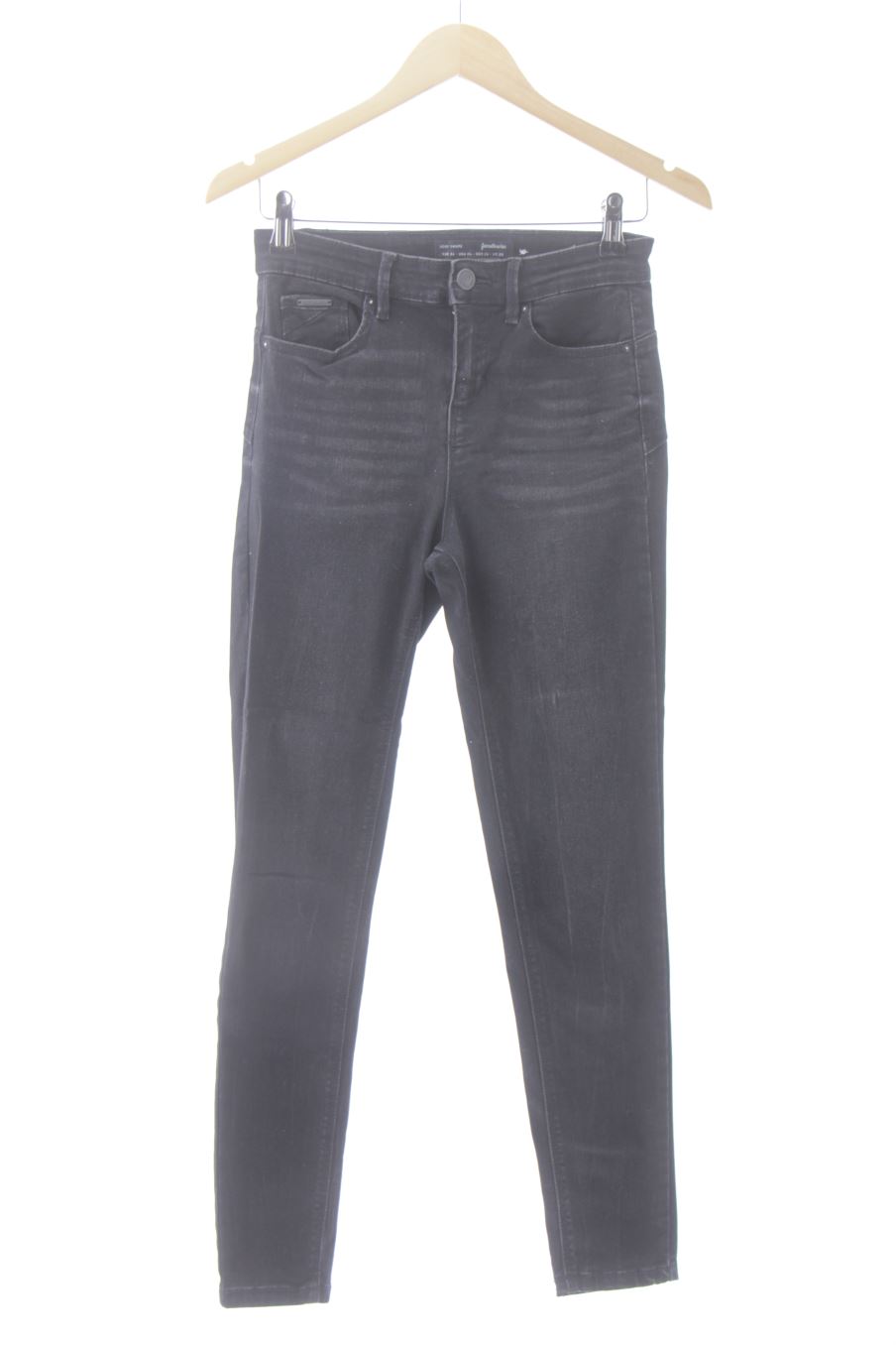 Vaquero de Stradivarius de la talla 36, de color negro de ropa vaquera