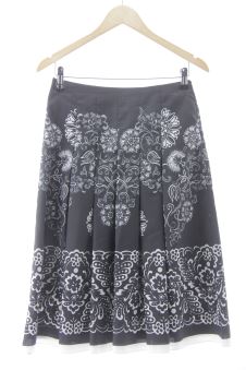 Aufwändiger Rock 38 Cortefiel