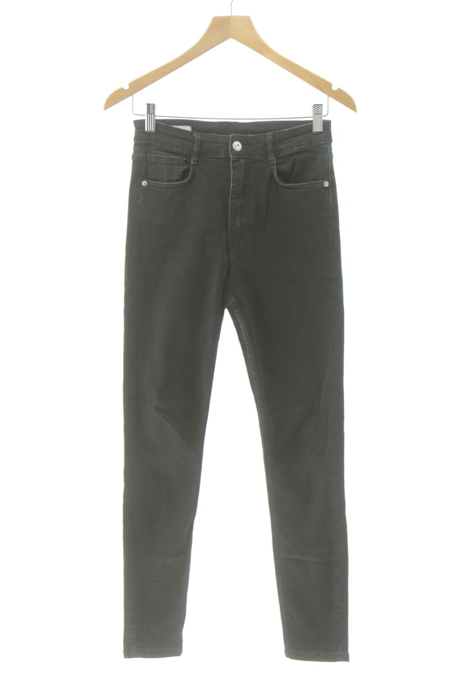 Vaquero de Zara de la talla 36, de color negro de ropa vaquera