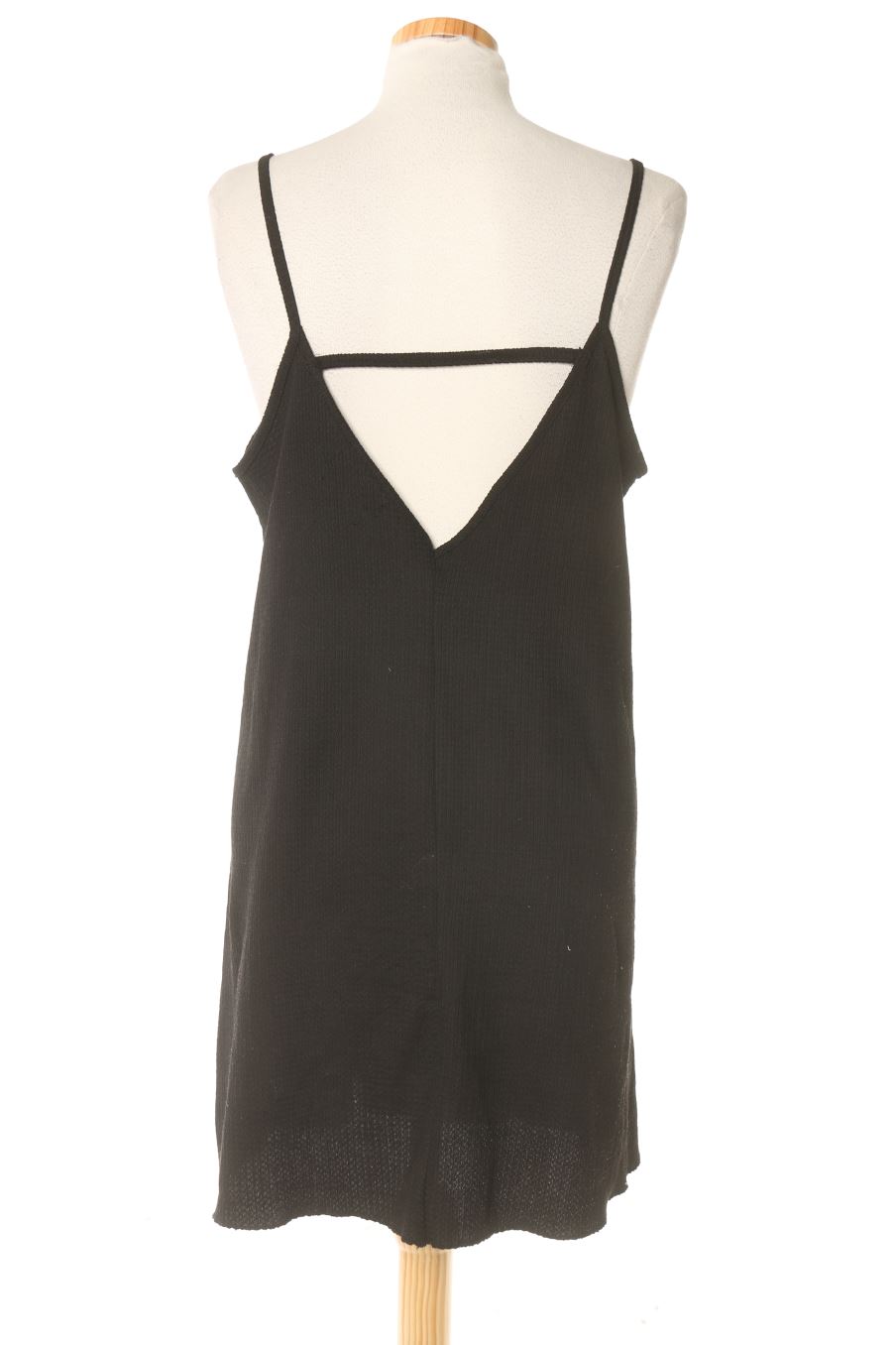 Robe casual Pull & Bear de la taille M, de couleur noir