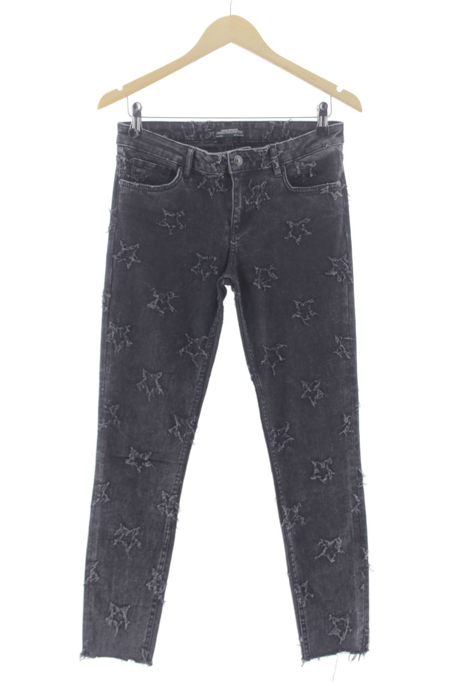 Vaquero de Zara de la talla 38, de color negro de ropa vaquera