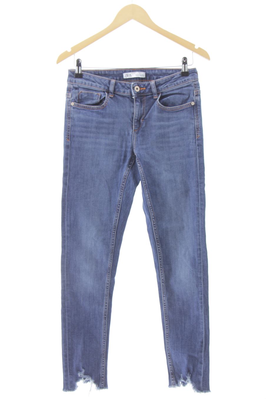 Vaquero de Zara de la talla 38, de color azul de ropa vaquera