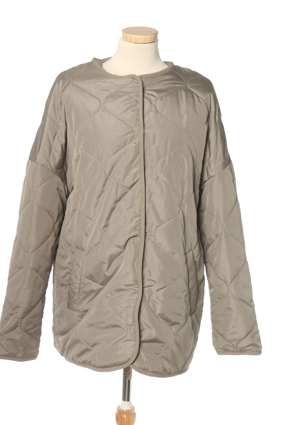 Cazadora de new look de la talla 42, de color verde