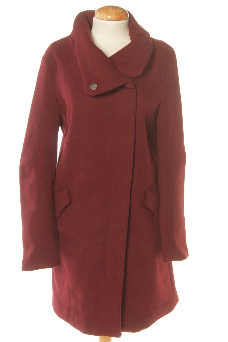 Abrigo de Bershka de la talla S, de color burdeos