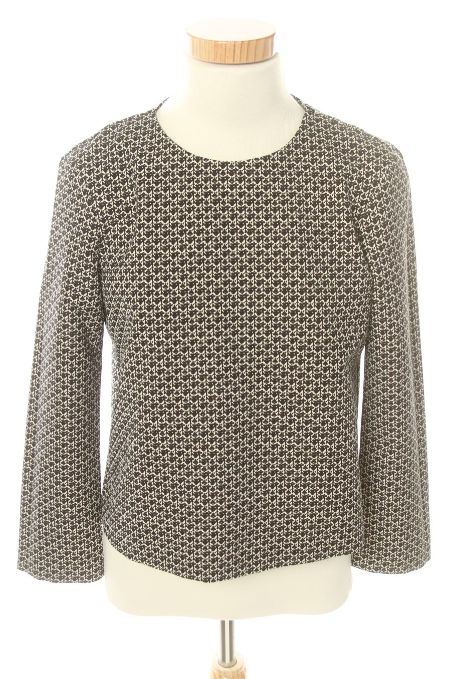 Blusa de manga larga de Zara de la talla M, de color negro