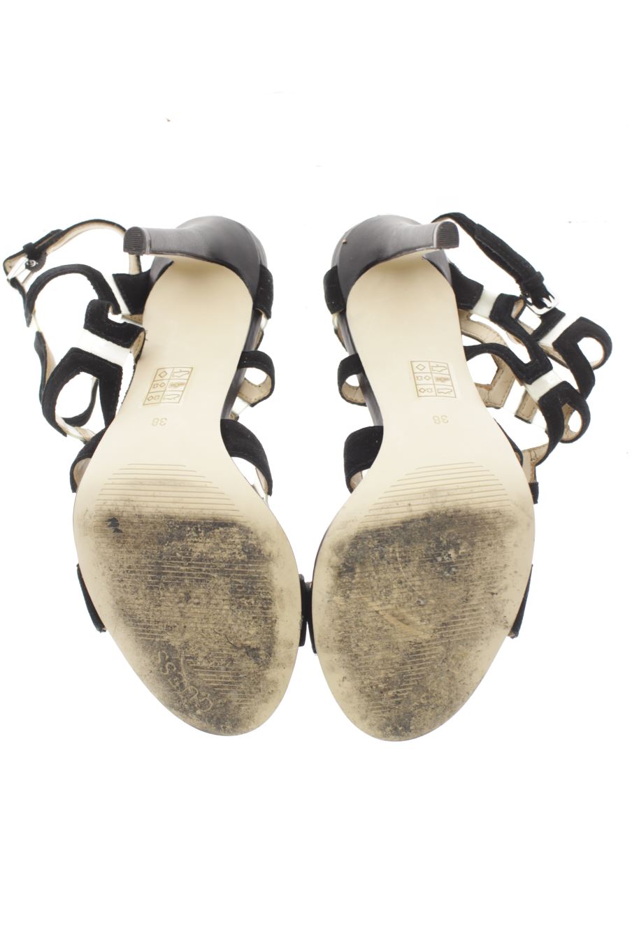 Sandalias tacon de Guess de la talla 38, de color negro de