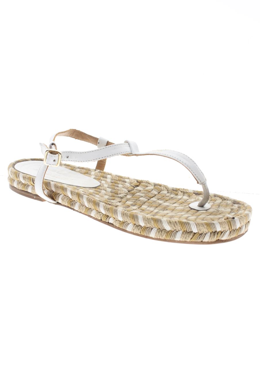 Sandalias planas de Paloma Barceló de la talla 38, de color blanco de