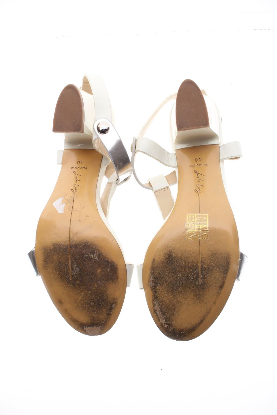 Sandalias tacon de Lola Cruz de la talla 40, de color blanco de