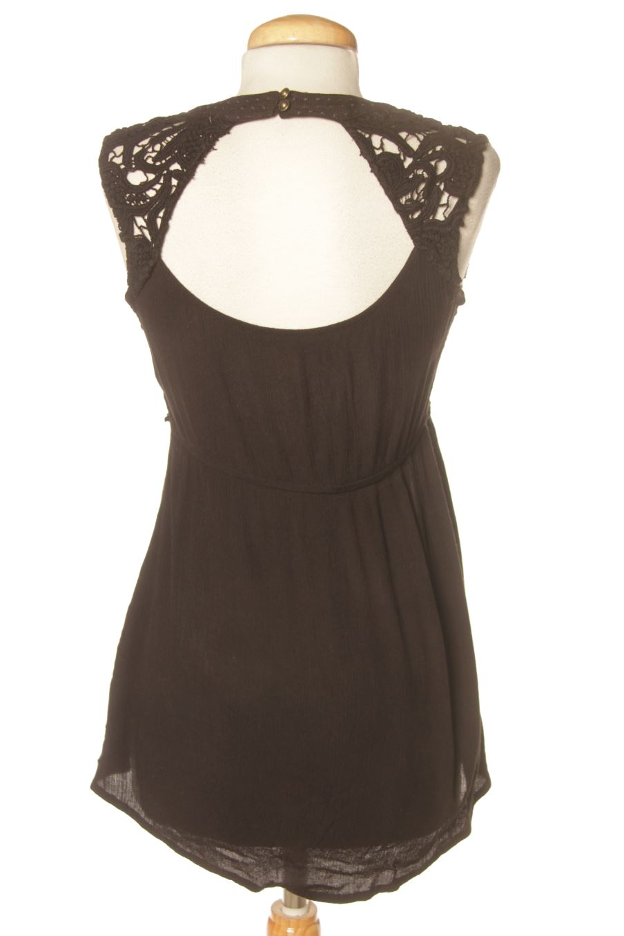 Top love on a hanger de la taille S, de couleur noir