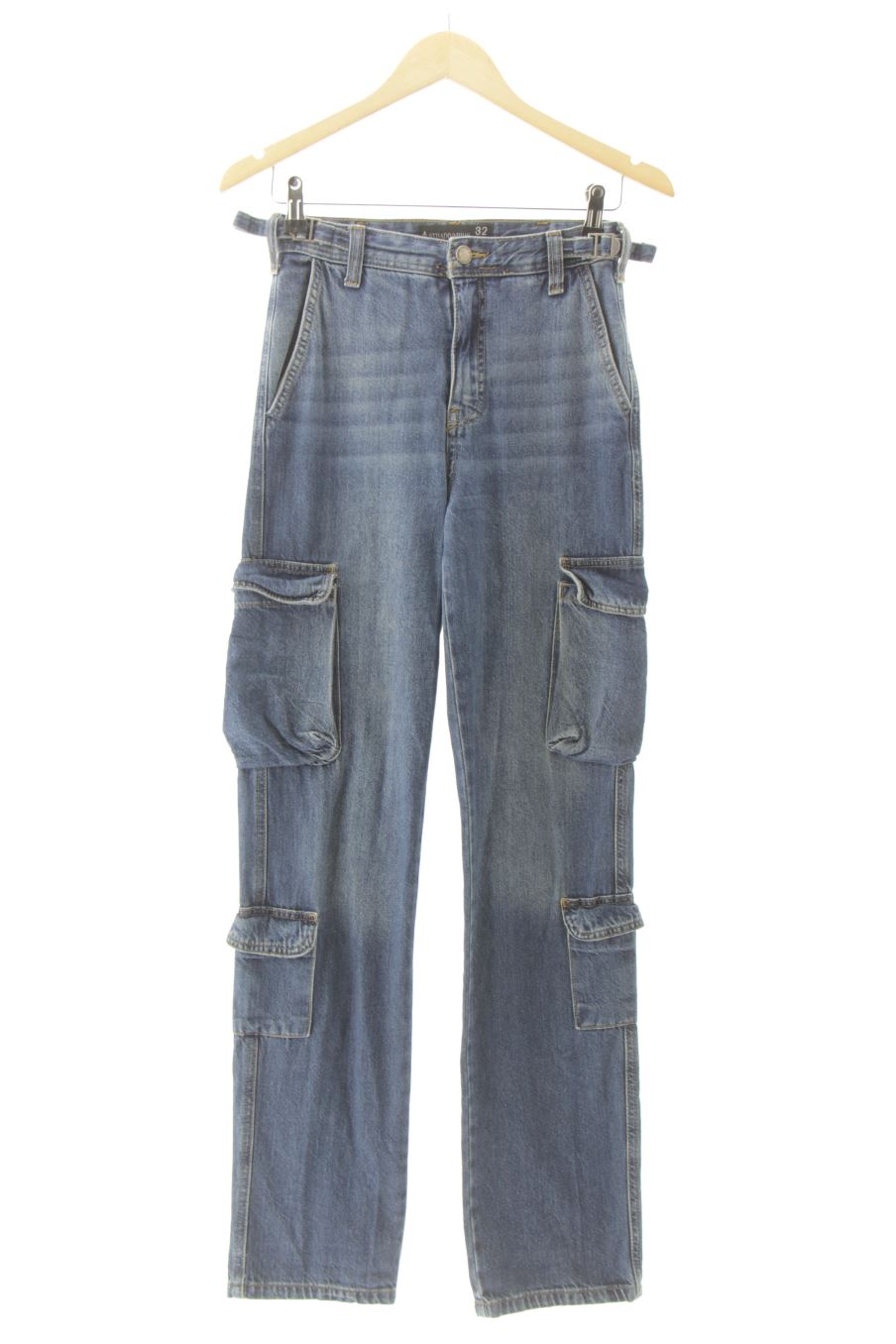 Jeans Stradivarius de la taille 32, de couleur bleu de denim