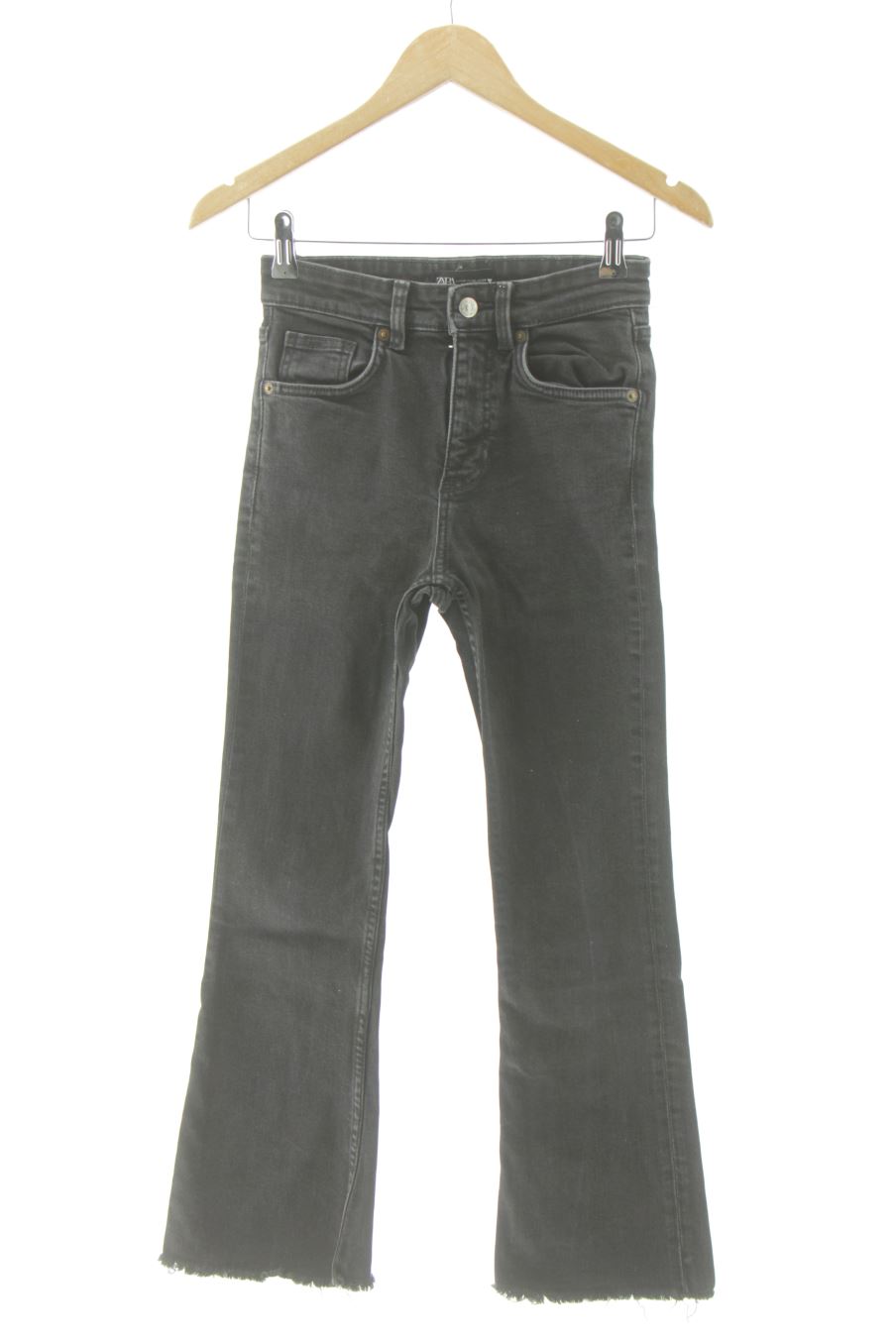 Jeans Zara de la taille 34, de couleur noir