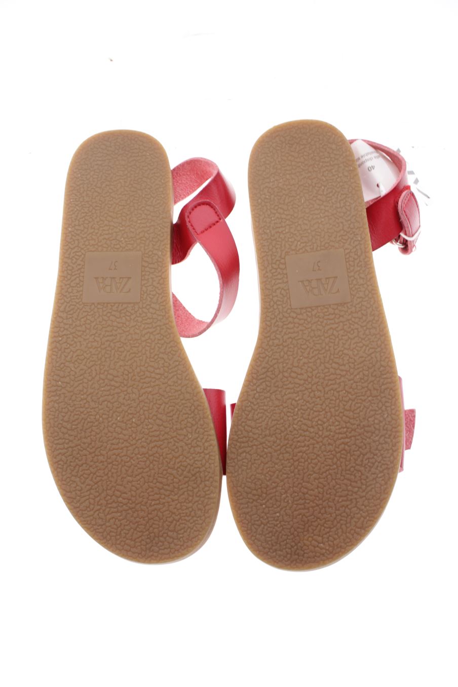 Sandalias planas de Zara de la talla 37, de color rojo de