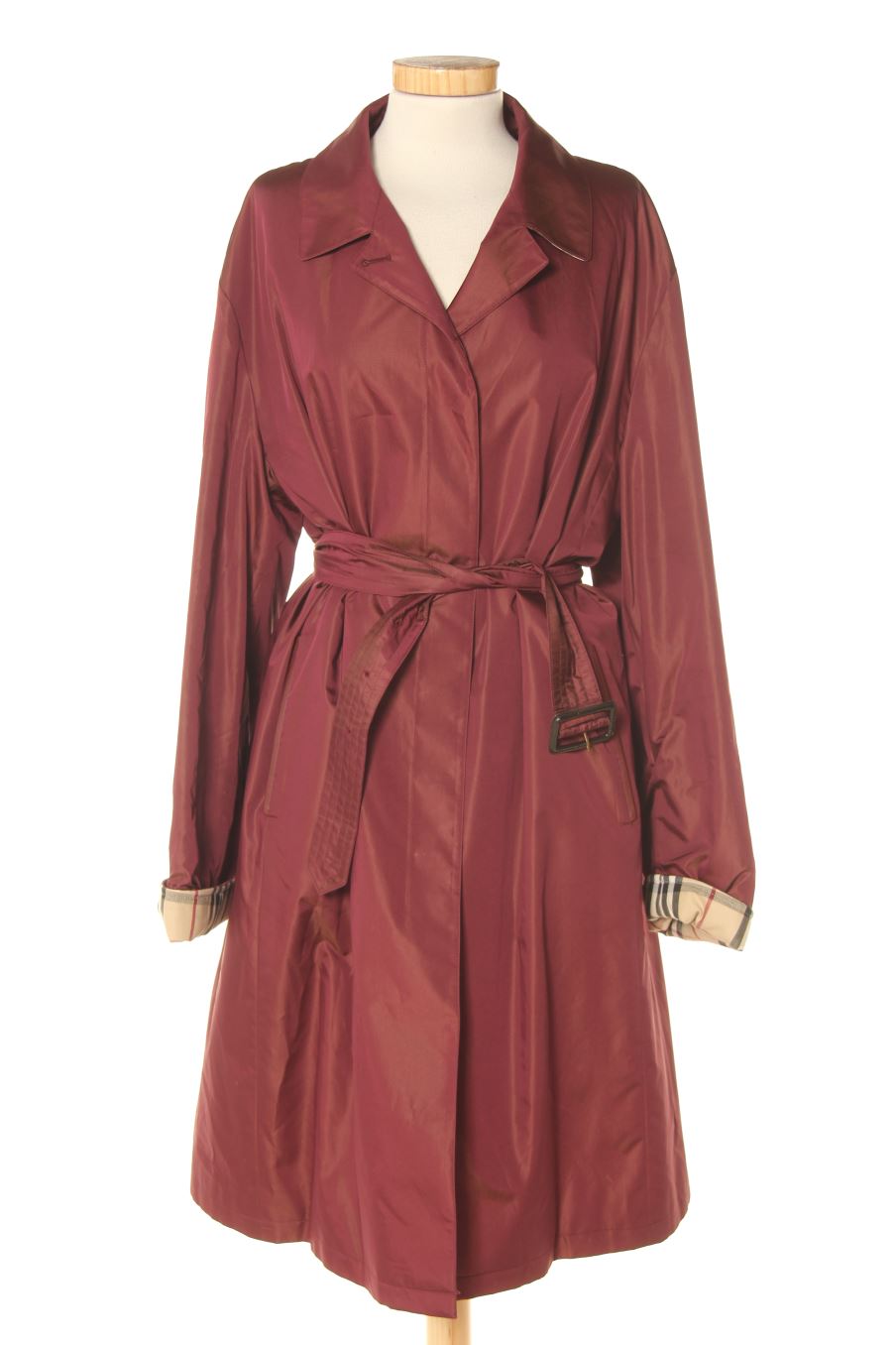 Gabardina de Burberry de la talla 48, de color burdeos