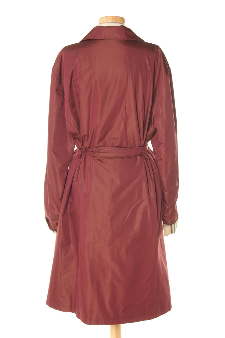 Gabardina de Burberry de la talla 48, de color burdeos