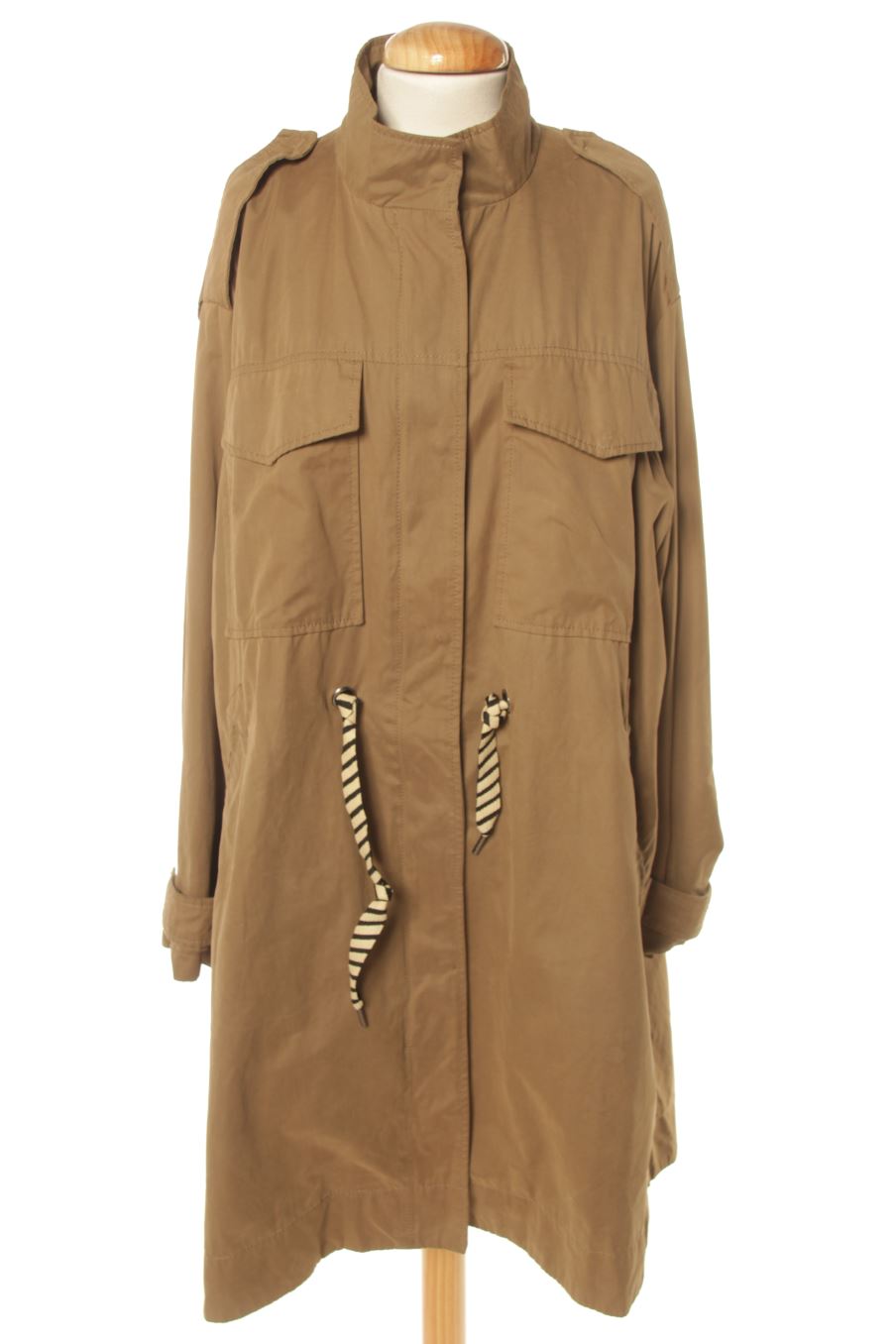 Manteau Trafaluc de la taille M, de couleur vert