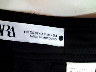 Pantalón de Zara de la talla XS, de color negro