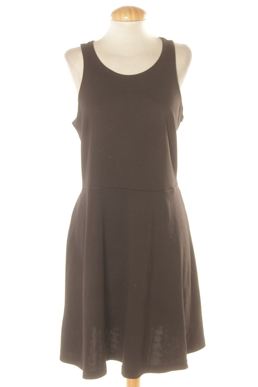 Robe casual H&M de la taille M, de couleur noir