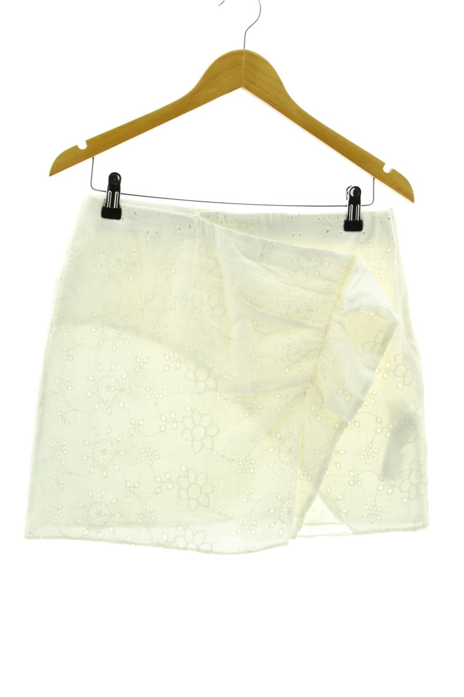 Jupe Trf (ZARA) de la taille L, de couleur blanc