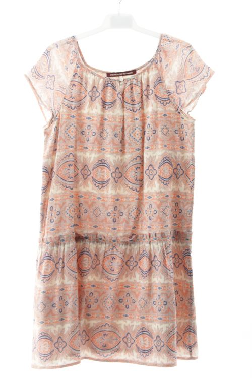 Aufwändiges Kleid
